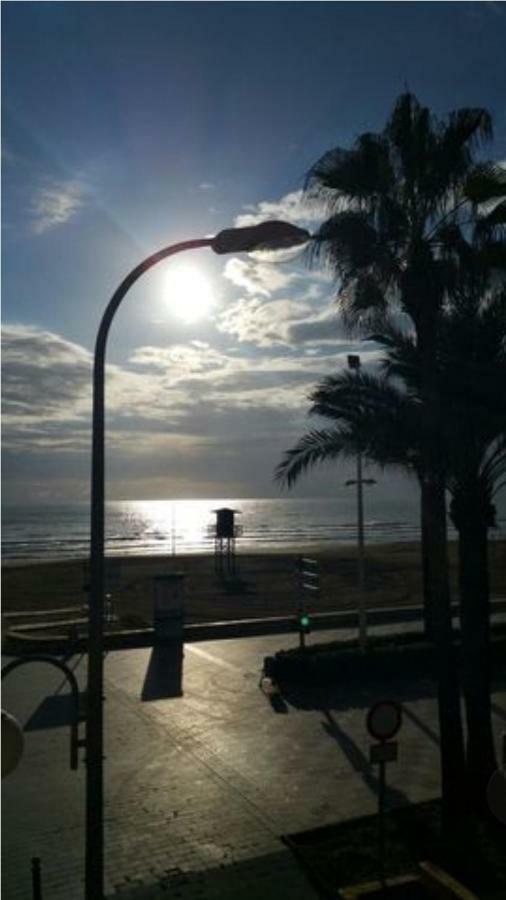 Apartamento A 10 Metros Del Mar กูลเญรา ภายนอก รูปภาพ